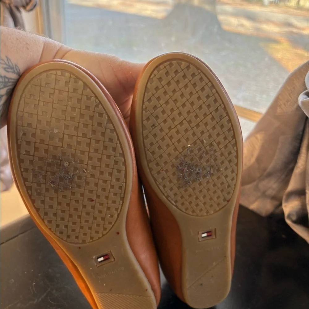 Tommy Hilfiger Cognac Flats Big Girls Size 5
